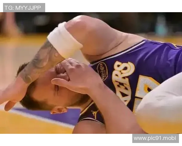 虚惊一场！东契奇腿筋非重伤，球队不敢冒险，大概率缺战勇士