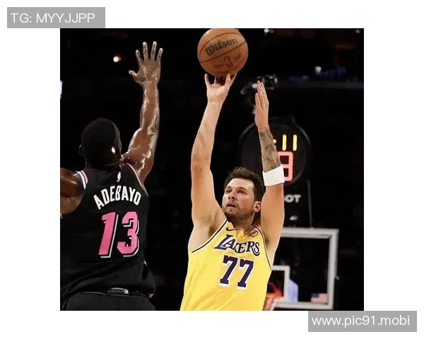 东契奇本季各月三分命中率:26年2月41.3%,25年12月仅28.9% 东契奇本季各月三分命中率:26年2月41.3%,25年12月仅28.9%